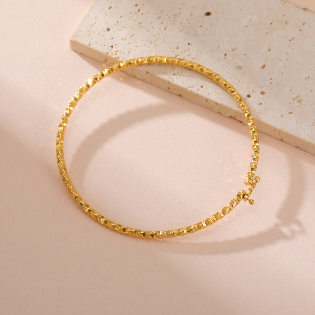 SKYRIM Gold Stainless Steel Shimmering Bracelet 2.6mm - Hypoallergenic Minimalist Bracelet Gift for Women, Tarnish-Resistant - รูปที่ 5