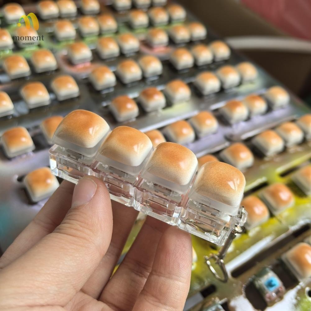 MOMENT Finger Keyboard Cap, Caramel Bread Design Keycap Fidget พวงกุญแจ, Pass The Time Relief ความเครียด DIY คีย์บอร์ดปุ่ม Keycap พวงกุญแจผู้ใหญ่