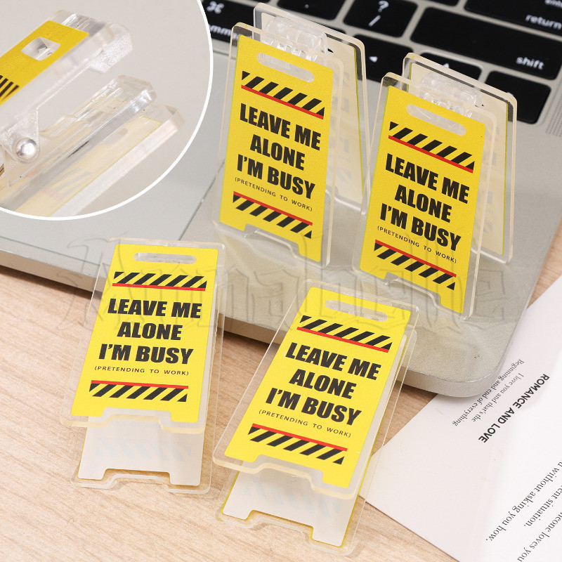 [3-5 วันมาถึง] 1/2/4 ชิ้น “Leave Me Alone Im Busy” ป้ายโต๊ะอะคริลิค – การ์ตูน Ins สไตล์ผู้ถือตั๋ว – ของขวัญเพื่อนร่วมงานอารมณ์ขัน – เดสก์ท็อปสํานักงาน – โฟลเดอร์ข้อความพลาสติก Sticky Note