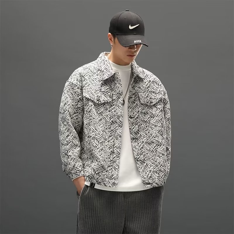 2024ใหม่ฤดูใบไม้ร่วงของผู้ชายแฟชั่นย้อนยุค jacquard ปักปก High Street แจ็คเก็ตยีนส์