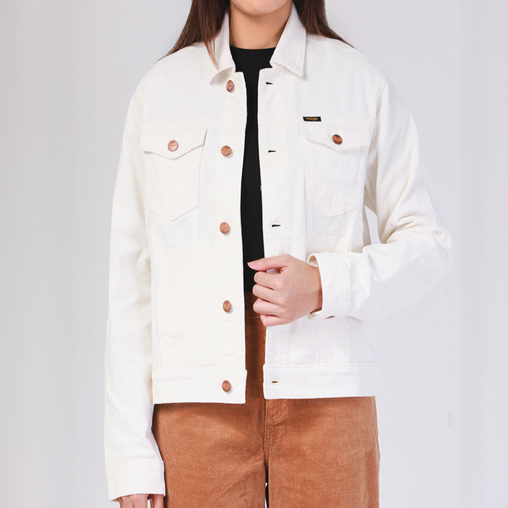 WRANGLER เสื้อแจ็กเก็ตผู้หญิง คอลเลคชั่น Legend Of Wrangler FW24 Regular รุ่น WR F224WJKTN23 สีครีม