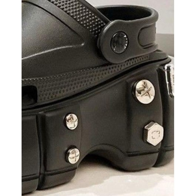 รองเท้ารูเฉพาะสำหรับตกแต่งรองเท้า rivets Special for Clogs used for decorating Sandals OR Slippers