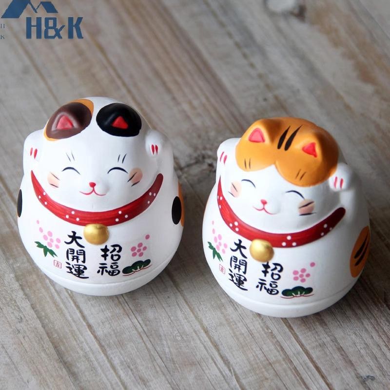 [H&K Apr] แก้วน้ําแมวนําโชคเซรามิกญี่ปุ่น Daruma งานฝีมือการ์ตูนเครื่องประดับแมวนําโชคภูมิทัศน์ตกแต่งบ้าน Fortune Cat รูปปั้นรูปแกะสลัก {th}