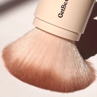 GetBeaute Portable Super-Soft Air Brush 1pc เก็ตโบว์เต้ แปรงแต่งหน้าขนนุ่มพิเศษ.