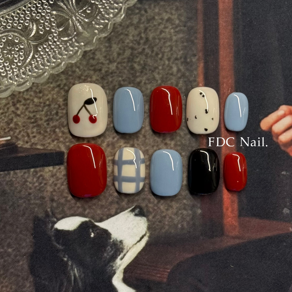 เกรดพรีเมียมHANDMADEPress On Nails ชุดเล็บปลอมแบบใช้ซ้ําได้ Cherry Nail เล็บปลอมสั้น Shinning เล็บปลอมสติกเกอร์เล็บหรูหราเล็บฟรีกาวเยลลี่รวม