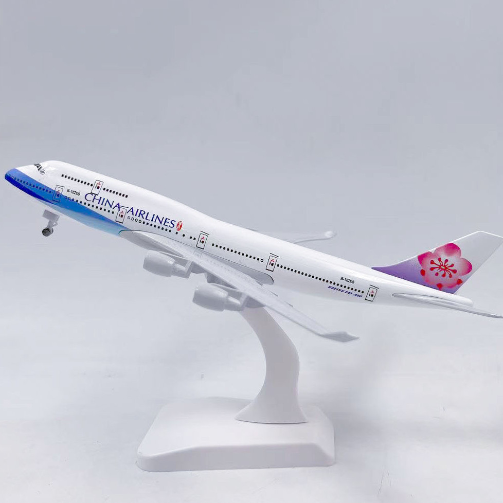 1/400 China Airlines เครื่องบินรุ่น Boeing 747-400 China Airlines จําลองเครื่องประดับที่ระลึก Out of