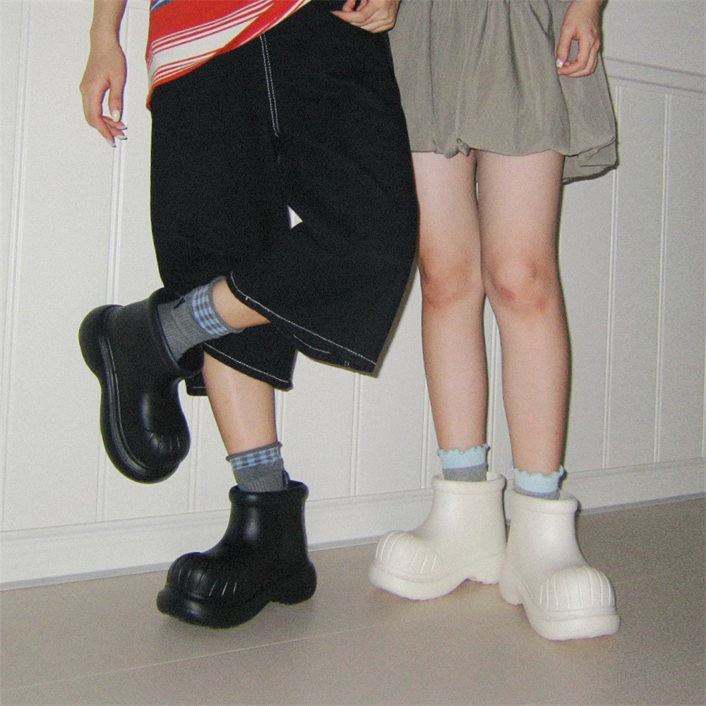 XIXITIAO รองเท้ากันฝนสุภาพสตรีสบายสีทึบรอบนิ้วเท้านักเรียนกันน้ํา Four Seasons Universal กลางแจ้ง