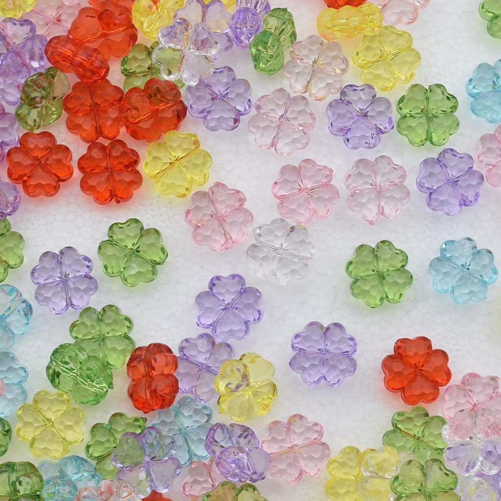 10หนึ่ง ลูกปัดอะคริลิกใสลายดอกไม้ 4 กลีบและใบ Clover 4 แฉก สำหรับทำเครื่องประดับ DIY – เหมาะสำหรับทำสร้อยข้อมือ สร้อยคอ และต่างหู handmade
