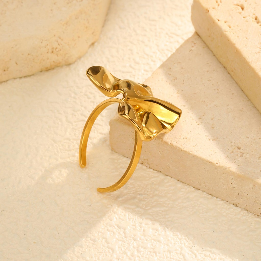 Vnox Gold Hollow ผีเสื้อโบว์เปิดแหวนผู้หญิง,สแตนเลส Hypoallergenic & Non Fading แหวน,เครื่องประดับแฟชั่นที่เรียบง่ายของข - รูปที่ 3