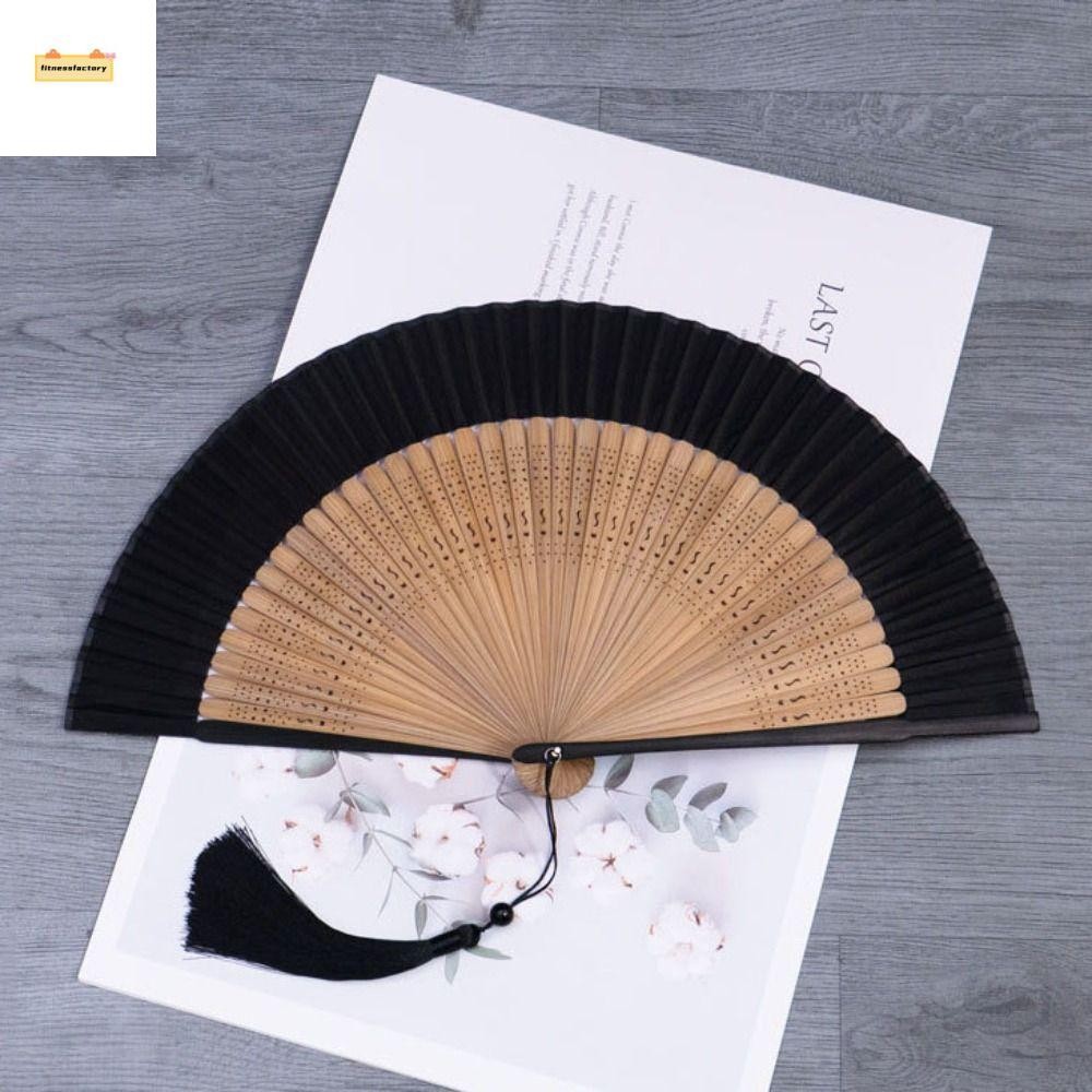 Fitnessfactory พัดลมพับไม้ไผ่ จับมือกับพู่ พัดลมจีน ของตกแต่งบ้าน ที่จับแกะสลัก ของขวัญพัดลมเต้นรําวินเทจ