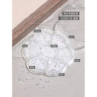 แต่งเล็บเจ็ดตารางครึ่งวงกลมสีขาวบริสุทธิ์สีเบจเครื่องประดับมุกขนาดใหญ่ขนาดเล็กแบนรอบเรซิ่นเล็บอุปกรณ์เพชร