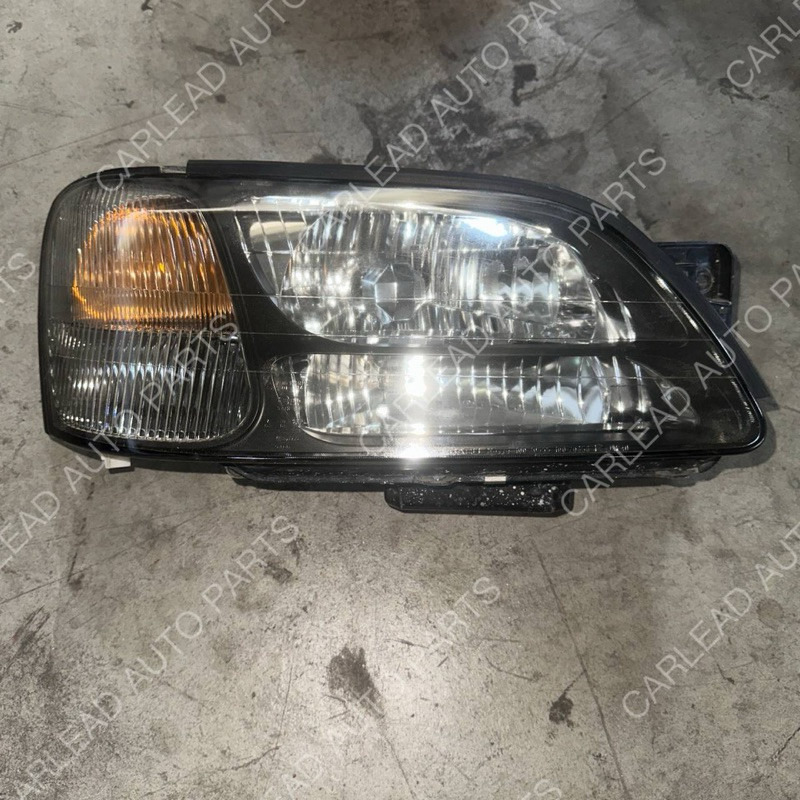 SUBARU LEGACY BE5 BH5 HEADLAMP HID RIGHT SIDE RH นําเข้าจากประเทศญี่ปุ่นใช้แล้ว