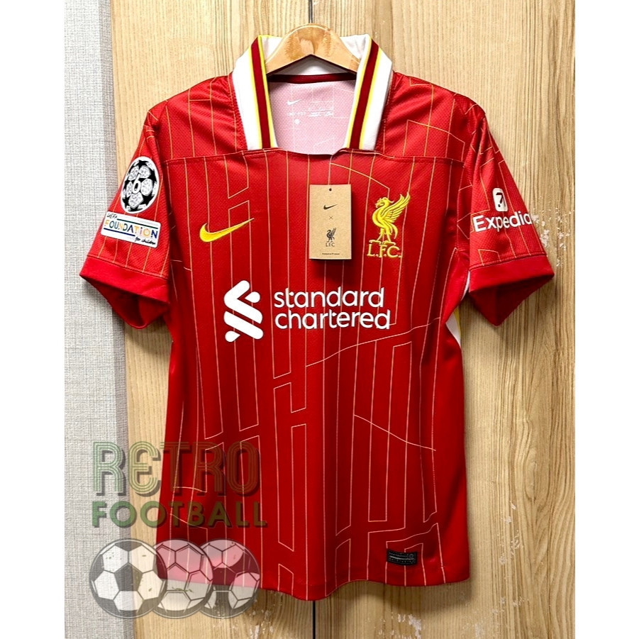 เสื้อฟุตบอล - [เกรดแฟนบอล.] - ลิเวอร์พลู. - [เหย้า ปี 24/25.] - (สามารถเฟล็กชื่อนักเตะ / เบอร์นักเตะ / อาร์ม UCL ได้.)