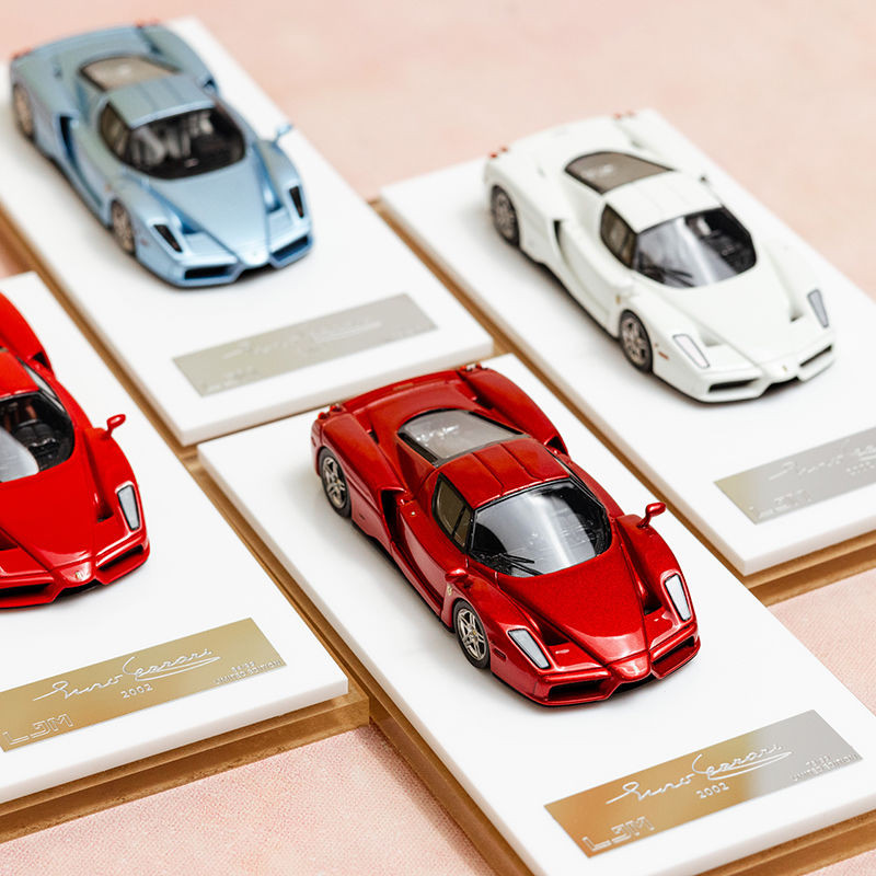 พร้อมสต็อก LJM 1: 64 Ferrari Ferrari Enzo Enzo Enzo Limited โมเดลรถเรซิ่น
