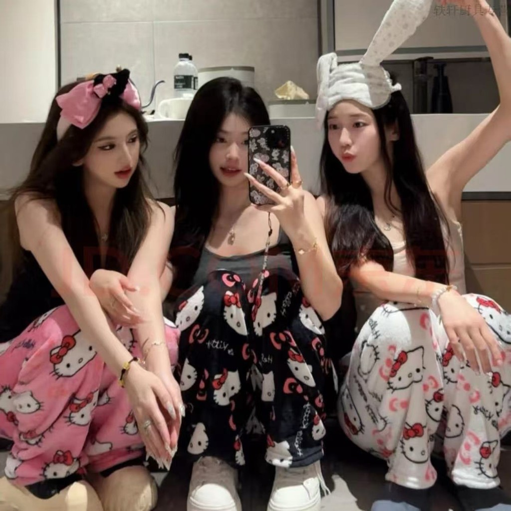 กางเกงนอน ผ้าฟลีซแบบหนา ยืดหยุ่น ขายาวเท้าตรงการออกแบบเอวยางยืด ลายการ์ตูนคิตตี้kitiแฟชั่นสําหรับผู้หญิง2025🔥ใหม่ล่าสุด🔥