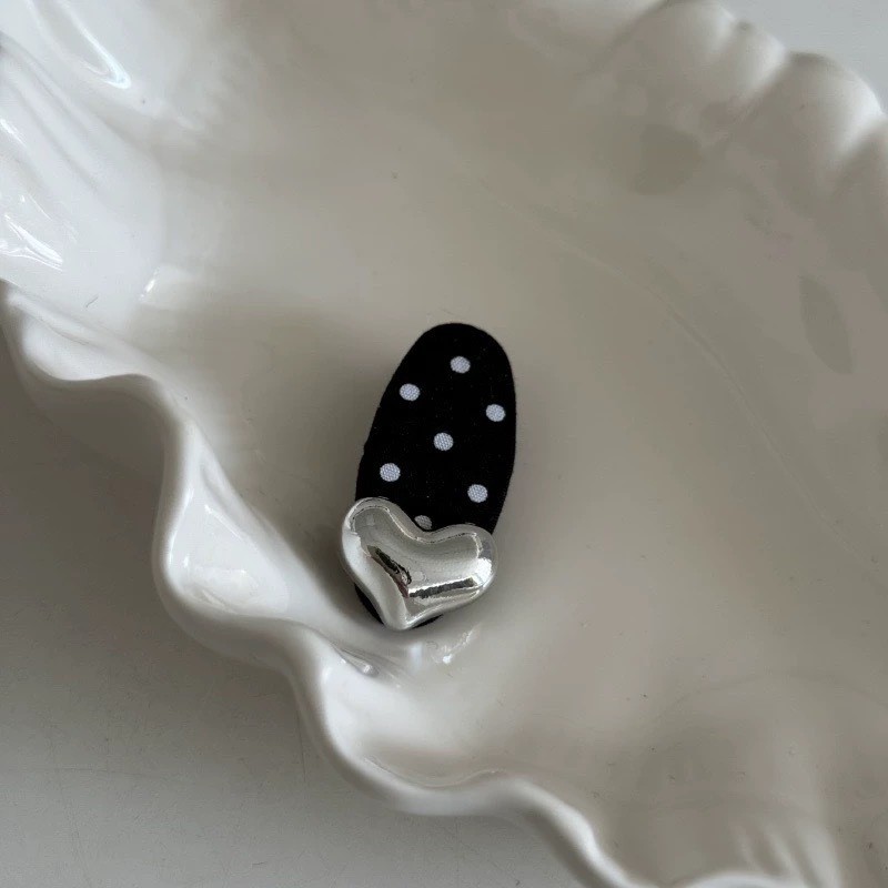 Mouga/Ouni สไตล์เดียวกัน Silver Love Bangs คลิปสีดํา Polka Dot Hairpin ผมหัก High-End ฝรั่งเศสด้านข้างคลิปอุปกรณ์เสริมผม - รูปที่ 7
