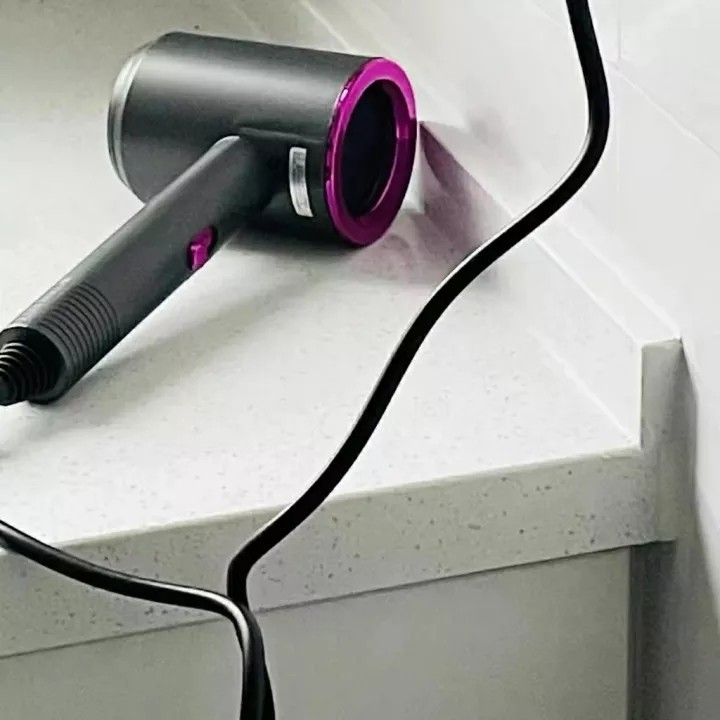 Simplus ไดร์เป่าผม ปรับความเร็วได้ 3 ระดับพร้อมหัวฉีดกระจายความร้อน 220V สําหร CFJH001