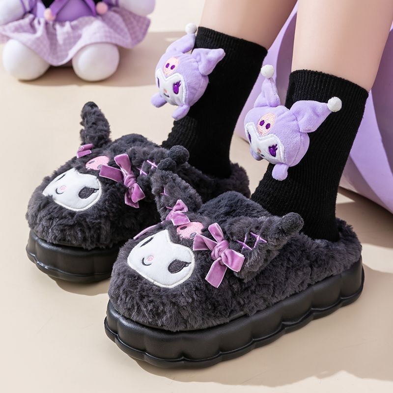 รองเท้า รองเท้าแตะการ์ตูน Kuromi - รองเท้าขนยาวในร่ม/กลางแจ้งของผู้หญิง