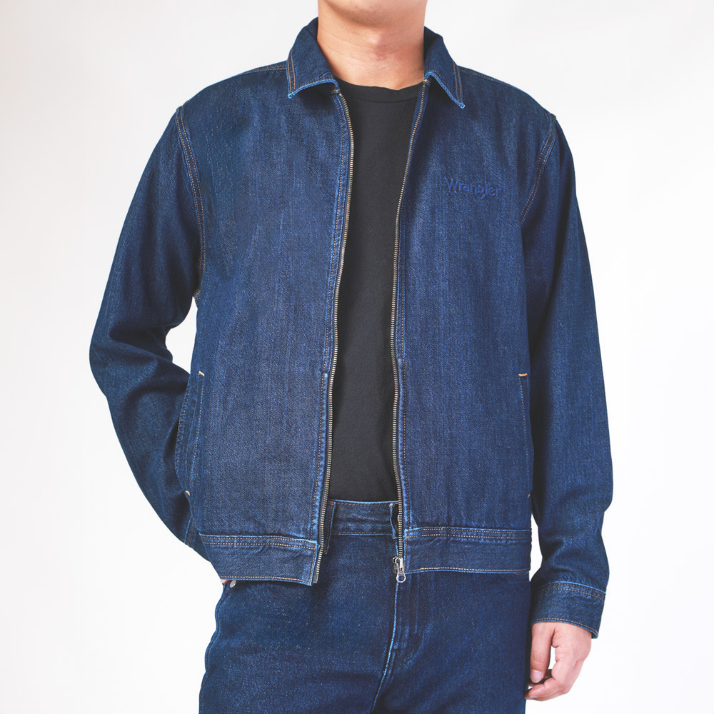 WRANGLER เสื้อแจ็กเก็ตผู้ชาย ทรง Regular รุ่น WR S524MJKTF28 สียีนส์กลาง