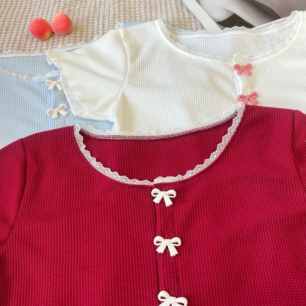Fleurladyz.เสื้อคอลูกไม้ กระดุมโบว์หน้า เสื้อแขนสั้น ผู้หญิง