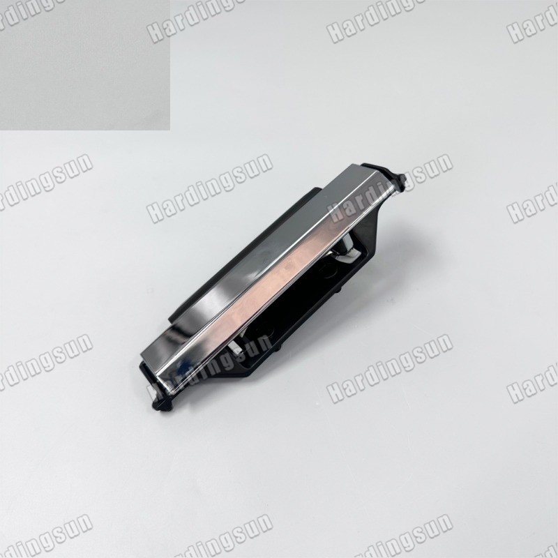 Half Chrome Tailgate Handle มือจับประตูด้านหลังสําหรับ 2019-2023 Mitsubishi L200 Triton Strada 5746A