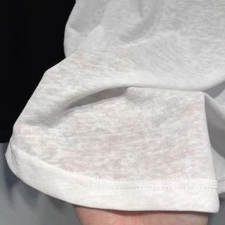 ฟลีซคอตตอนแขนสั้นคอวีแต่งลูกไม้สำหรับผู้หญิง เสื้อเบสสไตล์เกาหลีหลวมสำหรับฤดูร้อน เสื้อแขนสั้นไหล่ปกติ Needle Happy EK6E