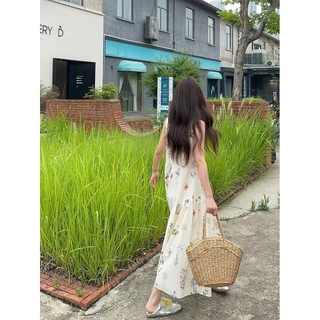 ชุดเดรสฝรั่งเศสสไตล์อ่อนโยนสำหรับผู้หญิง ฤดูร้อน 2025 ดีไซน์ใหม่หรูหราแบบเฉพาะตัว เสื้อกั๊กแขนกุด ชุดยาวสำหรับผู้หญิง รหัส FE3I