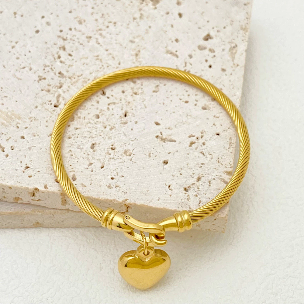 ❤️[2026 Hot Sale] สร้อยข้อมือหัวเข็มขัดเกือกม้าหัวใจรักเหล็กไทเทเนียม | ดีไซน์ด้ายนิช | แฟชั่นของขวัญสร้อยข้อมือสุภาพสตรีทุกการแข่งขัน #GelangTitaniumSteelHati #RekaBentukNicheTrendy #HadiahWanitaElegan