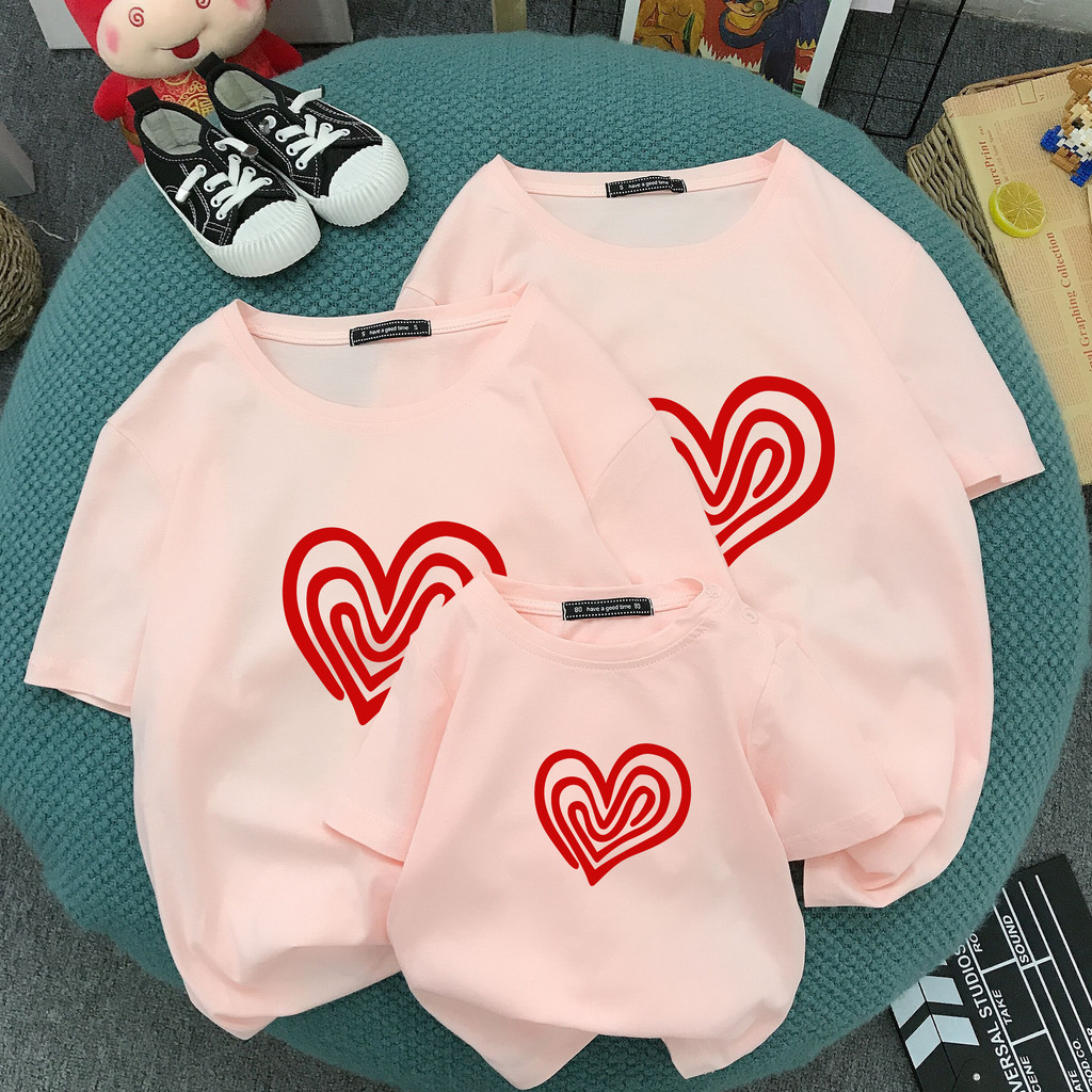 พร้อมส่ง&COD RINA STUDIO ชุดพ่อแม่ลูกสําหรับครอบครัวสามคนผ้าฝ้ายบริสุทธิ์ลายรัก
