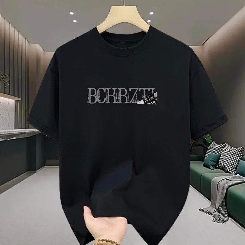 เสื้อยืดผู้ชายเท่ๆ เสื้อยืดคอกลมแขนสั้น สกรีนลายตัวหนังสือสุดเท่ เสื้อยืดเมกา สตรีทแฟชั่นฮิปฮอปชายสุดฮิต  oversizeคนอ้วน