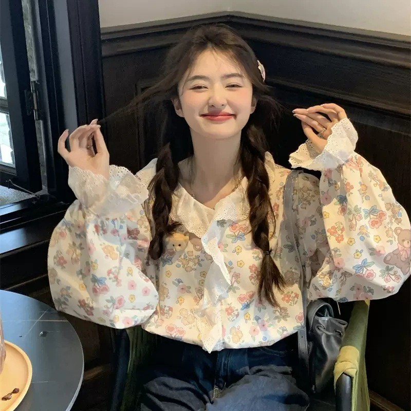 เสื้อคอปกตุ๊กตาน่าระทึกใจผู้หญิงฤดูใบไม้ร่วงและฤดูหนาวสไตล์ขี้เกียจหลวมลายหมีหวานอายุ-ลดแขนยาวด้านบน