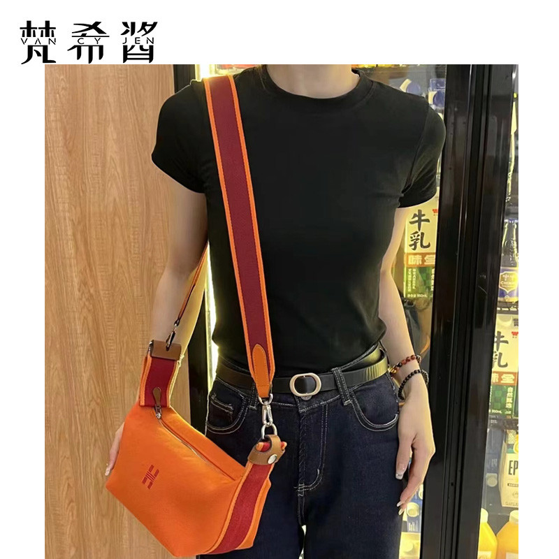 เหมาะสําหรับ Hs hermes hermes กล่องอาหารกลางวันกระเป๋า Transformation สายคล้องไหล่ Transformation หัวเข็มขัด One-Shoulder Messenger ผ้าใบกระเป๋ากว้าง