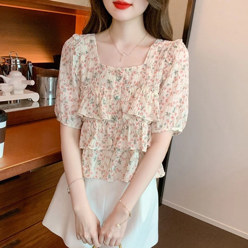 เสื้อลายดอกใบบัวแขนสั้น