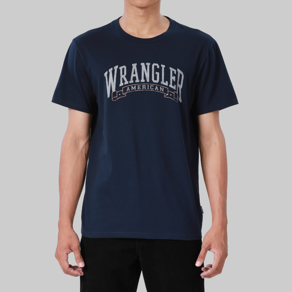 WRANGLER เสื้อยืดแขนสั้นผู้ชาย Regular รุ่น WR F524MTSSF74 สีกรมท่า