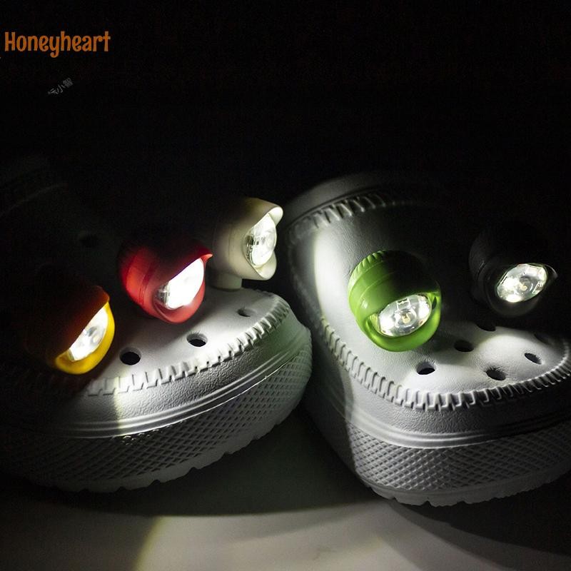 <Honeyheart> รองเท้ากันน้ํา Outdoor Camping Crocs Charms ผู้ใหญ่เด็กรองเท้าตกแต่ง Jibbitz ไฟหน้าสําหรับ Crocs อุปกรณ์เสริม Nice