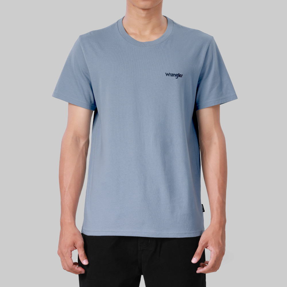 WRANGLER เสื้อยืดแขนสั้นผู้ชาย Regular รุ่น WR F524MTSSF80 สีฟ้า