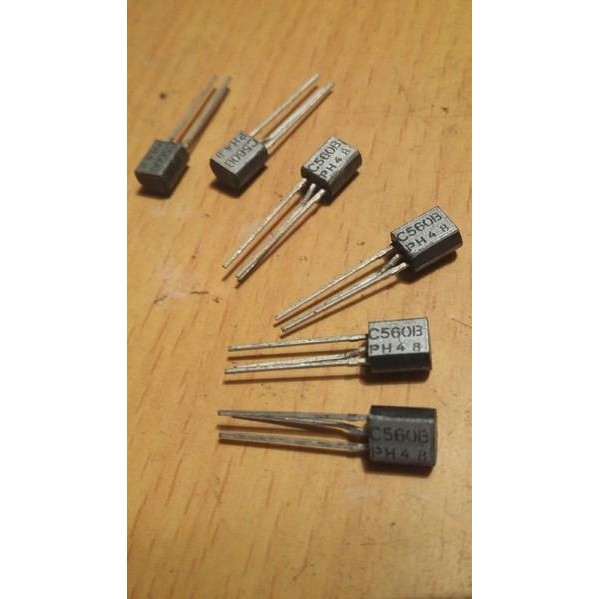 Part BC560B BC560 B BC 560B BC 560 BC 560 BC 560 B C560B C560B C560 B อุปกรณ์ไฟฟ้า Philips ดั้งเดิม