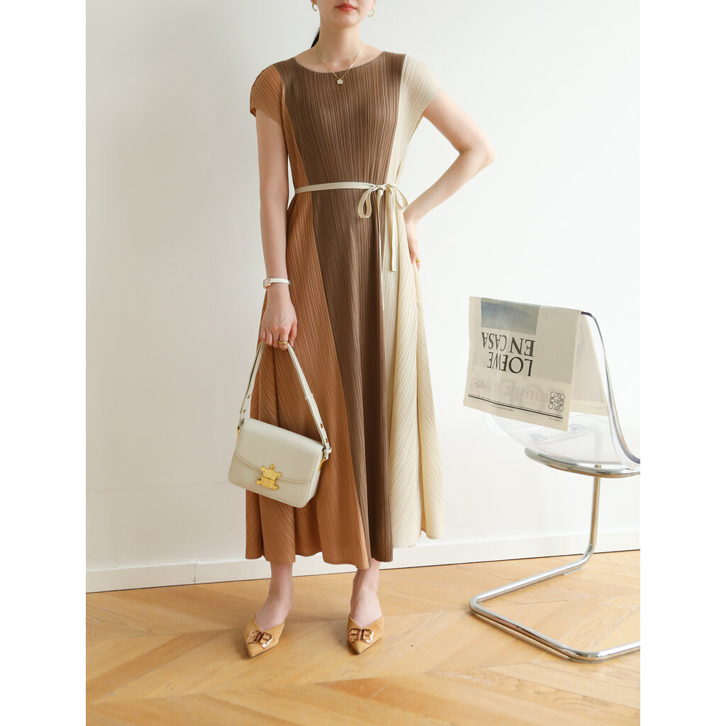 2MUAY รุ่น GJO5002 เดรสผู้หญิง เดรสพลีทคุณภาพ CAP SLEEVE TRI COLOR PLEATED DRESSED 7สี FREE SIZE