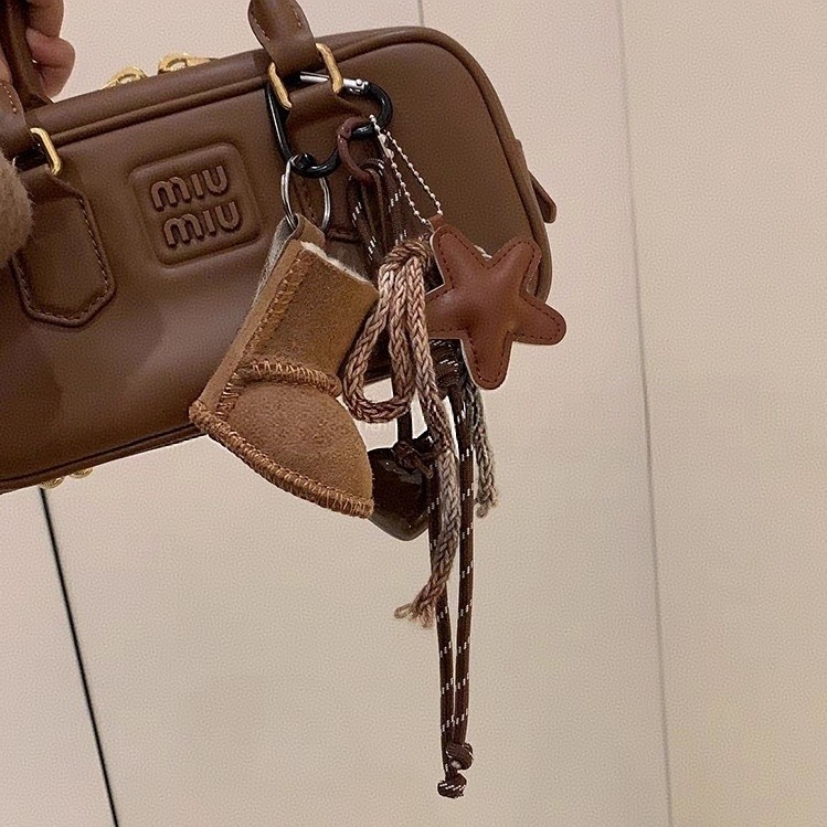 จี้บูตหิมะ~เฟอร์แบบบูรณาการ!Niche miu Style Climbing Rope Love Star Bag Pendant Keychain
