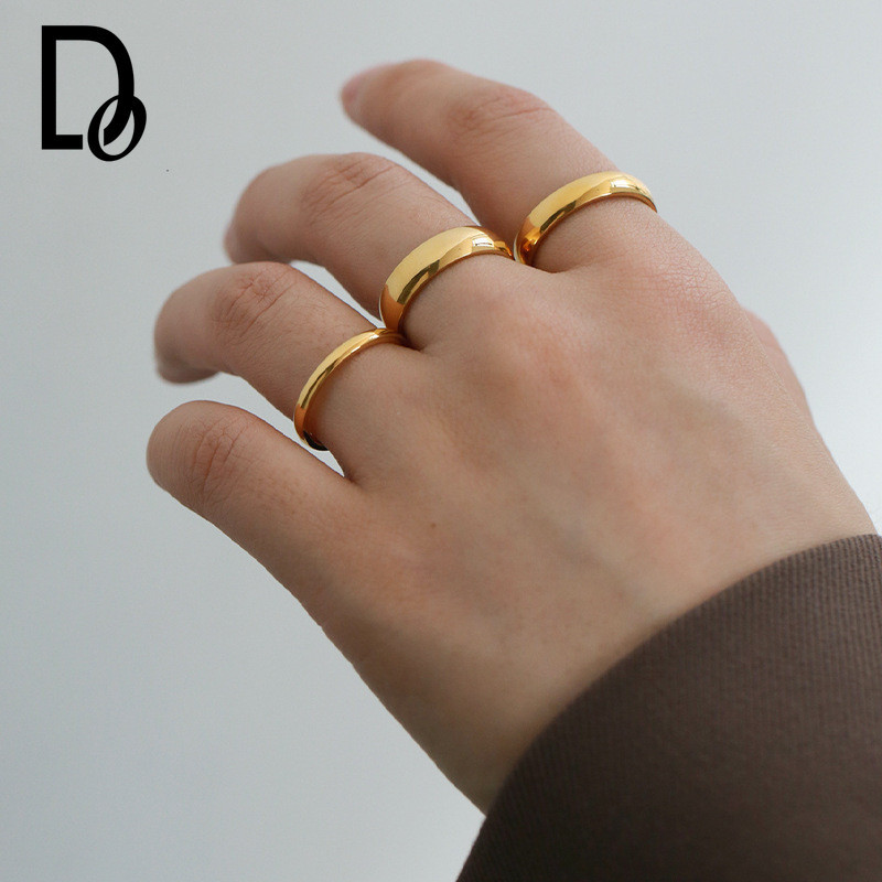 Dincior ไทเทเนียมเหล็กผู้หญิงผู้ชาย Couples18K Gold Plated Smooth Minimalism แหวนแฟชั่นเครื่องประดับอุปกรณ์เสริมของขวัญ
