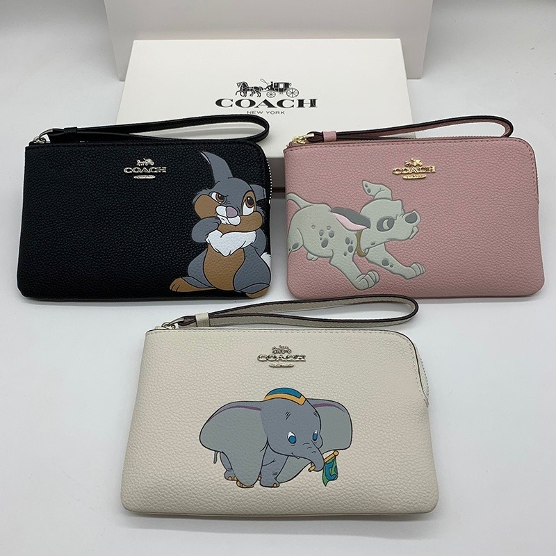 COACH F91776 F91777 F91778 กระเป๋าสตางค์ผู้หญิงสายรัดข้อมือซิปสไตล์ Dumbo Card Holder กระเป๋าใส่เหรี