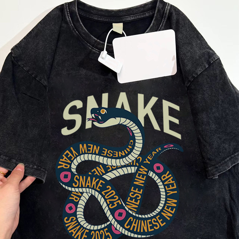 เสื้อ ลายงู Qkoole เสื้อ oversize ฟอก ผ้าคอตตอน100% สไตส์อเมริกา I003254
