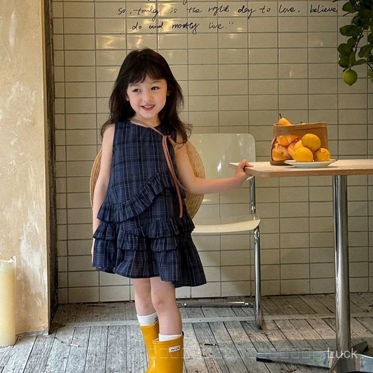 ชุดเดรสสำหรับเด็กผู้หญิง ชุดฤดูร้อน 2025 สไตล์ใหม่ ชุดเดรสแขนกุดไม่สม่ำเสมอ ชุดเจ้าหญิงลายตารางสำหรับเด็กผู้หญิง - รูปที่ 7