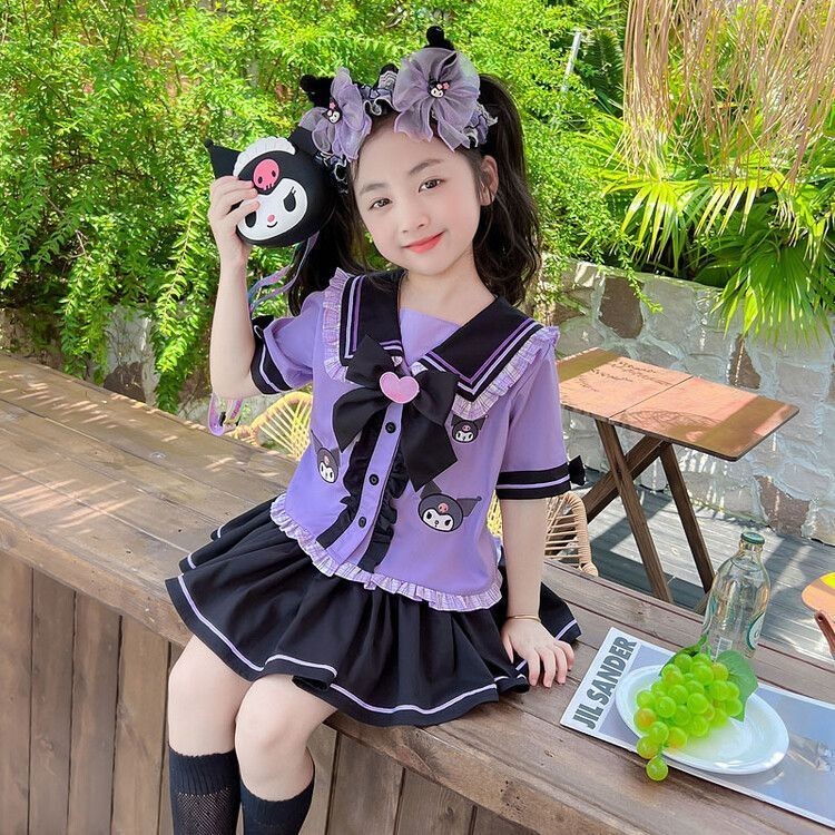 ชุดเจ้าหญิงสำหรับเด็กผู้หญิง Kuromi ชุดแขนสั้นฤดูร้อนสำหรับเด็กผู้หญิง กระโปรงพลีต สไตล์โรงเรียนเด็ก ชุดสองชิ้น