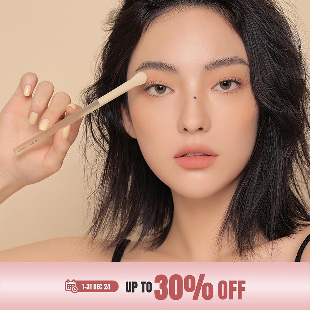 3CE BLENDING BRUSH ทรีซีอี เบลนดิ้ง บรัช แปรงแต่งตา แปรงแต่งหน้าสำหรับเบลนดิ้งอายแชโดว์ อุปกรณ์แต่งหน้า