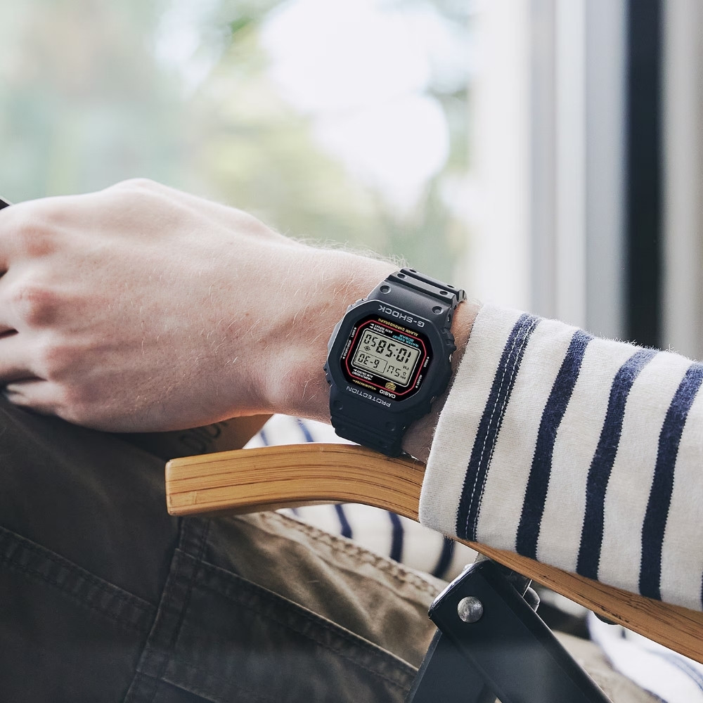 CASIO นาฬิกาข้อมือผู้ชาย G-SHOCK รุ่น DW-5600RL-1DR สายเรซิ่น สีดำ