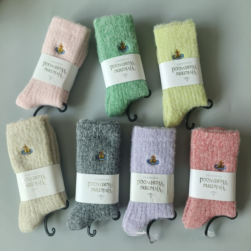 Vivienne Westwood Saturn เย็บปักถักร้อยฤดูหนาวสีทึบขนสัตว์ถุงเท้ากลางลูกวัวผู้หญิงที่อบอุ่น
