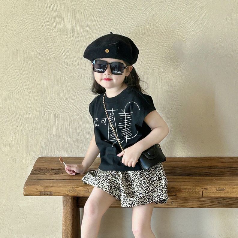 เหมาะสำหรับ5-28กิโลกรัมเด็กสาวสไตล์เกาหลีสบายเสือดาวพิมพ์กางเกงขาสั้นสนุกพิมพ์เสื้อยืดแขนกุด