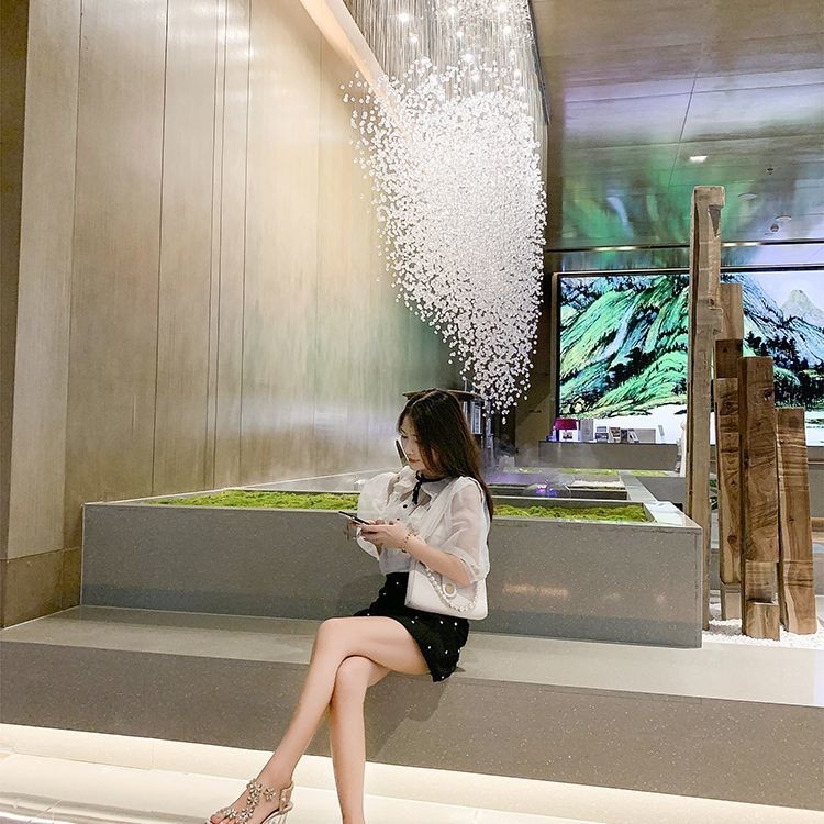 รองเท้าส้นสูงหนาโปร่งใสคริสตัลกลีบดอกไม้สำหรับผู้หญิงฤดูร้อนปี 2025 เหมาะสำหรับใส่กลางแจ้ง งานปาร์ตี้ และถ่ายรูป