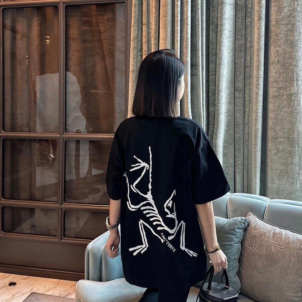 ARC TERYX เสื้อแขนสั้นผ้าฝ้ายแท้พิมพ์ลาย Unisex สไตล์ใหม่